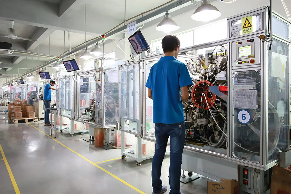 M&aacute;quina integrada de soldadura y bobinado de alambre PIW